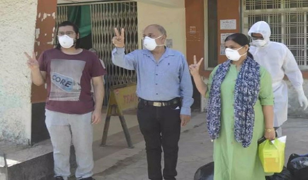 कोरोना के मोर्चे पर भारत के लिए खुशखबरी! संक्रमण से ठीक होने वाले मरीजों की संख्या 10 लाख के पार पहुंची