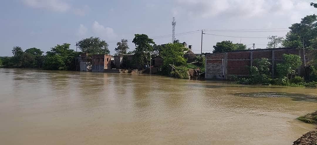 बिहार में बाढ़ से 12 जिलों में तबाही, करीब 38 लाख लोग प्रभावित