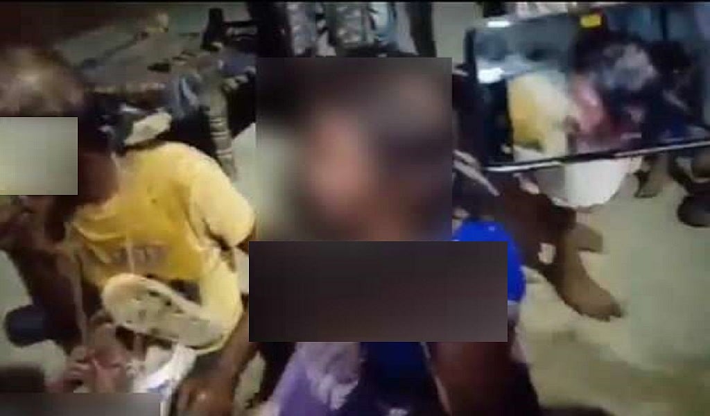 यूपी फिर शर्मसार! विधवा और उसके प्रेमी के चेहरे पर कालिख पोतकर गांव में घुमाया, कपड़े भी उतरवाने की कोशिश