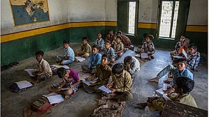 नई राष्ट्रीय शिक्षा नीति आलीशान इमारत, पर कच्ची बुनियाद पर कैसे खड़ा होगा भविष्य का भारत