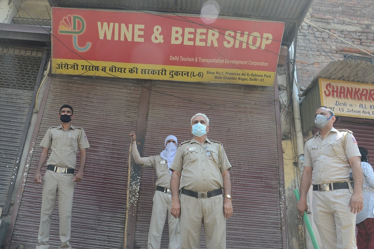 अर्थ जगत की 5 बड़ी खबरें: कोरोना उपकर से शराब की बिक्री आधी हुई और जानें कैसा रह सकता है शेयर बाजार का हाल