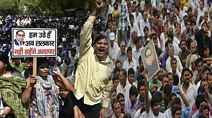 UP में चरम पर है जाति की राजनीति! दलित-कमजोर वर्गों के साथ हो रही घटना दे रही अपनी सुरक्षा खुद करने का संदेश