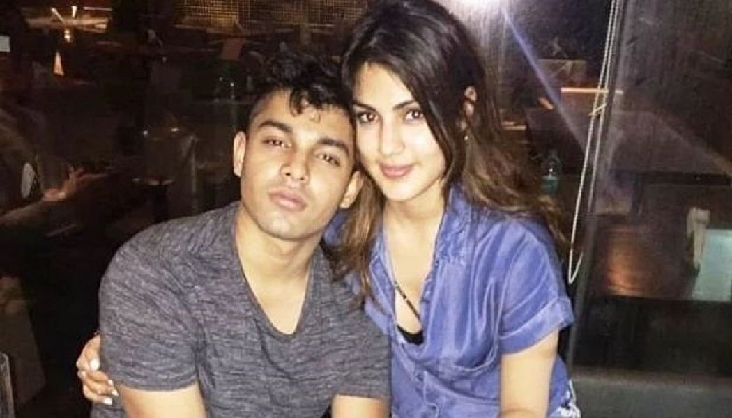 सिनेजीवन: सुशांत केस में रिया के भाई से ED ने 18 घंटे की पूछताछ और सोनू सूद की देश के लोगों से ये खास अपील