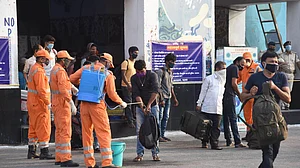 बिहार में नहीं थम रहा कोरोना का कहर! करीब 2 हजार नए केस आए सामने, कुल संक्रमित 1 लाख 30 हजार के पार