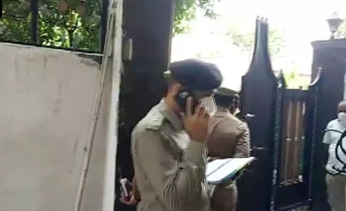लखनऊ में  मुख्यमंत्री आवास के पास डबल मर्डर, वरिष्ठ रेलवे अफसर की पत्नी और बेटे की गोली मारकर हत्या