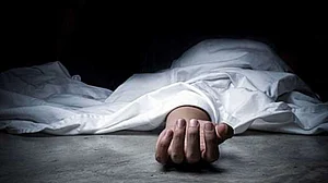 दिल्ली से सटे नोएडा में आत्महत्याओं का सिलसिला जारी, फिर 2 ने लगाई फांसी औऱ एक ने छत से कूदकर दी जान