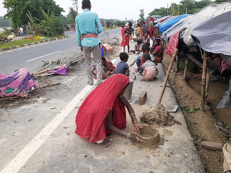 बिहार में बाढ़ से बर्बादी का मंजर दर्दनाक, किसी तरह जिंदगी बसाने की जद्दोजहद जारी
