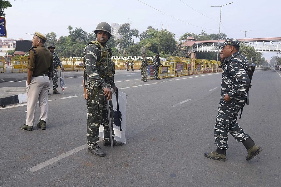 असम के सिलचर में कई इलाकों में कर्फ्यू, दो धार्मिक गुटों में पत्थरबाजी के बाद तनाव