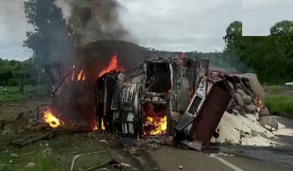 मध्य प्रदेश: दो ट्रकों की टक्कर के बाद भीषण आग, दोनों ड्राइवरों की जिंदा जलकर मौत, सामने आई भयावह तस्वीरें