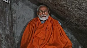 विष्णु नागर का व्यंग्यः भक्तों की खोपड़ी में मोदीलला विराजमान, रामलला से भी काफी ऊपर स्थान!