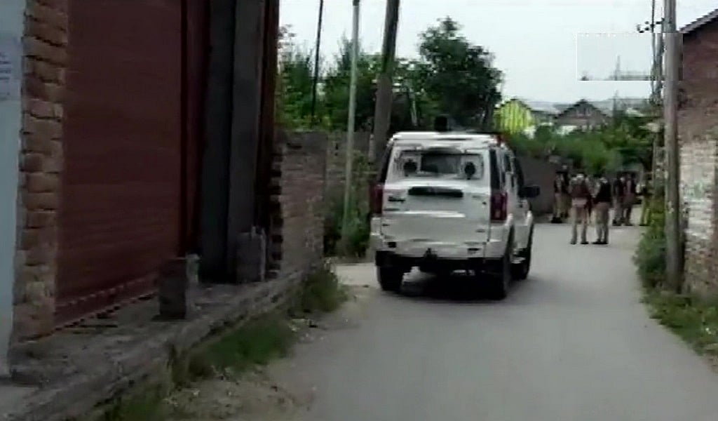 जम्मू-कश्मीर: स्वतंत्रता दिवस से ठीक पहले श्रीनगर में बड़ा आतंकी हमला, दो जवान शहीद, एक घायल