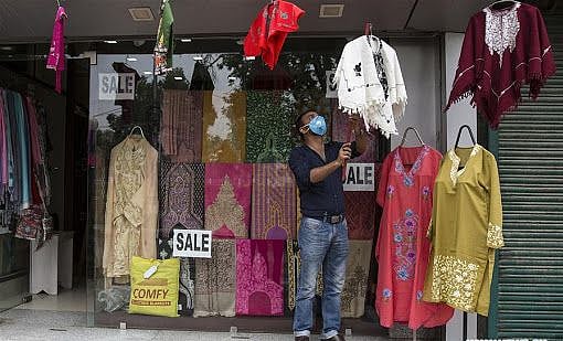 लॉकडाउन ने तोड़ी देश के मध्यम वर्ग की कमर, कोरोना संकट में कमाई में 15 फीसदी का नुकसानः सर्वे
