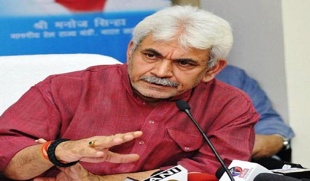 यूपी: जम्मू-कश्मीर के उपराज्यपाल मनोज सिन्हा की कार वाराणसी में हुई दुर्घटनाग्रस्त, बाल-बाल बचे  