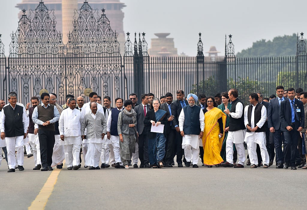 मृणाल पांडे का लेख: एकजुटता के साथ प्रखर वैचारिक संघर्ष ही आज के समय की मांग