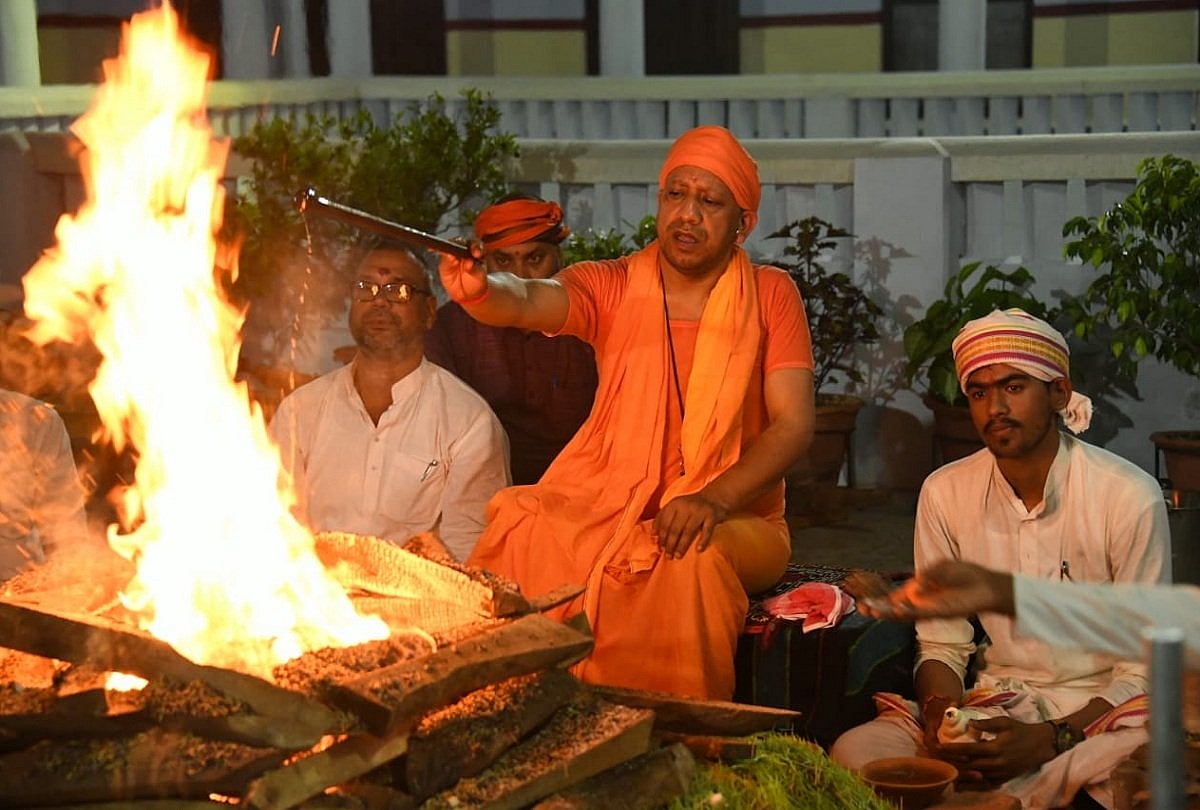 उत्तर प्रदेश: ब्राह्मणों की मदद की मार्केटिंग कर आग पर पानी डालने की कोशिश कर रही योगी सरकार