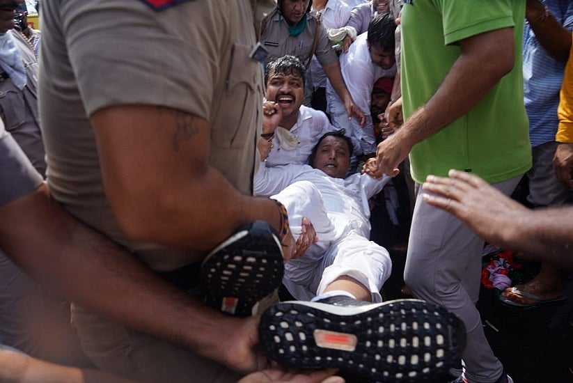 कृषि बिलों के खिलाफ यूथ कांग्रेस ने किया पानीपत से दिल्ली कूच, पुलिस ने दागे आंसू गैस के गोले, कई गिरफ्तार