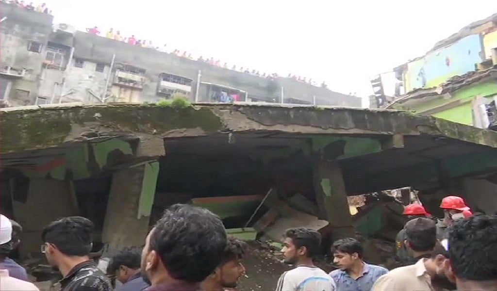 महाराष्ट्र के भिवंडी में तीन मंजिला इमारत ढही, 10 लोगों की मौत, कई लोग मलबे में दबे, रेस्क्यू ऑपरेशन जारी