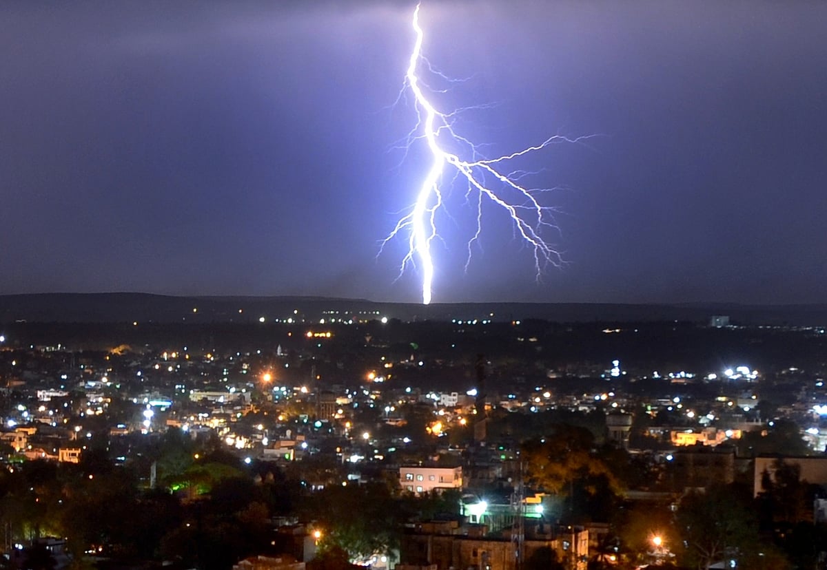 मध्य प्रदेश के दमोह में आकाशीय बिजली का कहर, 7 लोगों की मौत, सीएम शिवराज सिंह और कमलनाथ ने जताया दुख