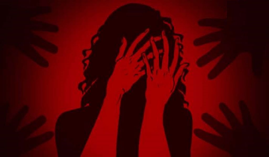 उत्तर प्रदेश: जब भाई का फीस नहीं भर पाई तो स्कूल के चेयरमैन ने बहन से किया रेप!