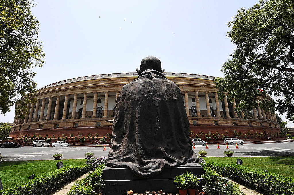 मॉनसून सत्र से पहले कोरोना की चपेट में आए 5 सांसद, उपराष्ट्रपति वेंकैया नायडू ने भी करवाई जांच