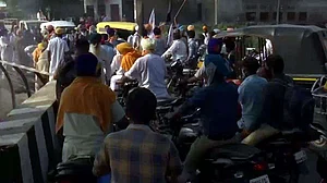 लोकतंत्र को धीमी मौत दे रही मोदी सरकार! अहम कानून बनाने में भी राज्यों और विपक्ष की बात सुनने की जरूरत तक नहीं समझी गई