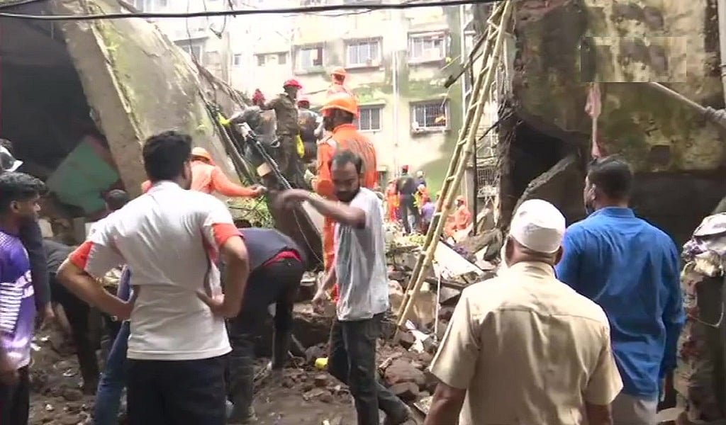 महाराष्ट्र के भिवंडी में तीन मंजिला इमारत ढही, 10 लोगों की मौत, कई लोग मलबे में दबे, रेस्क्यू ऑपरेशन जारी