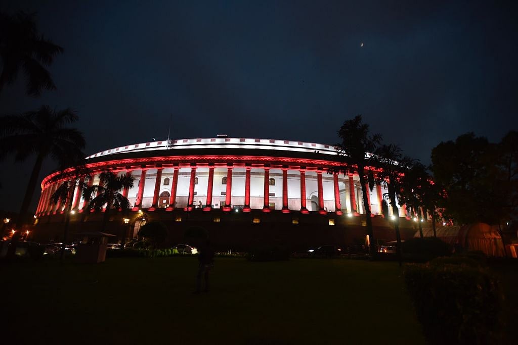 आकार पटेल का लेख: सरकारों को और अधिक 'पॉवर' की भूख, रौंदे जा रहे हैं आम लोगों के अधिकार