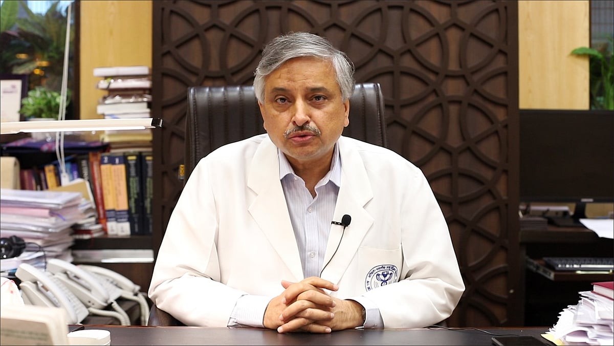 चौतरफा चुनाव के बीच एम्स निदेशक की चेतावनी, दूसरी कोरोना लहर तेज, बाहर निकलना खतरनाक