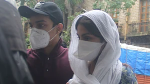 सिनेजीवन: रिया-शौविक की 14 दिन और बढ़ी न्यायिक हिरासत, AIIMS रिपोर्ट पर जिया खान की मां ने उठाए सवाल