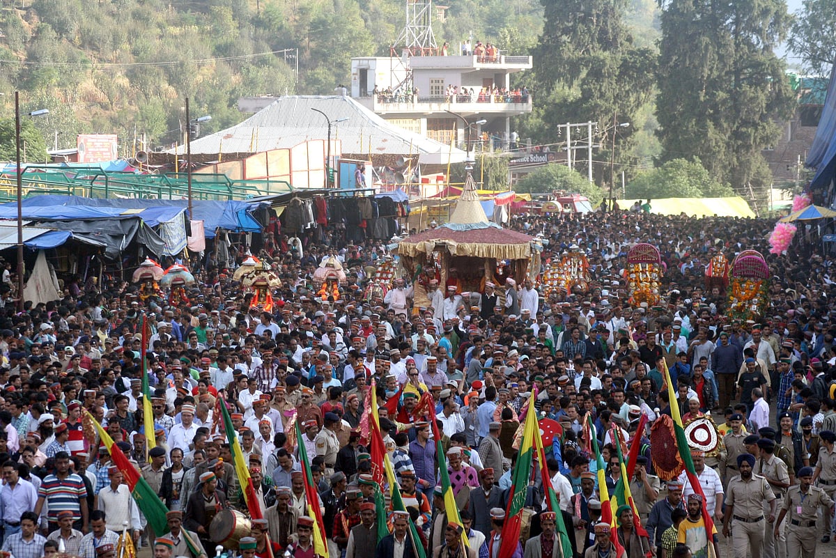 कुल्लू दशहरा उत्सव पर कोरोना की मार, इस बार शामिल नहीं हो सकेंगे 240 देवी-देवता