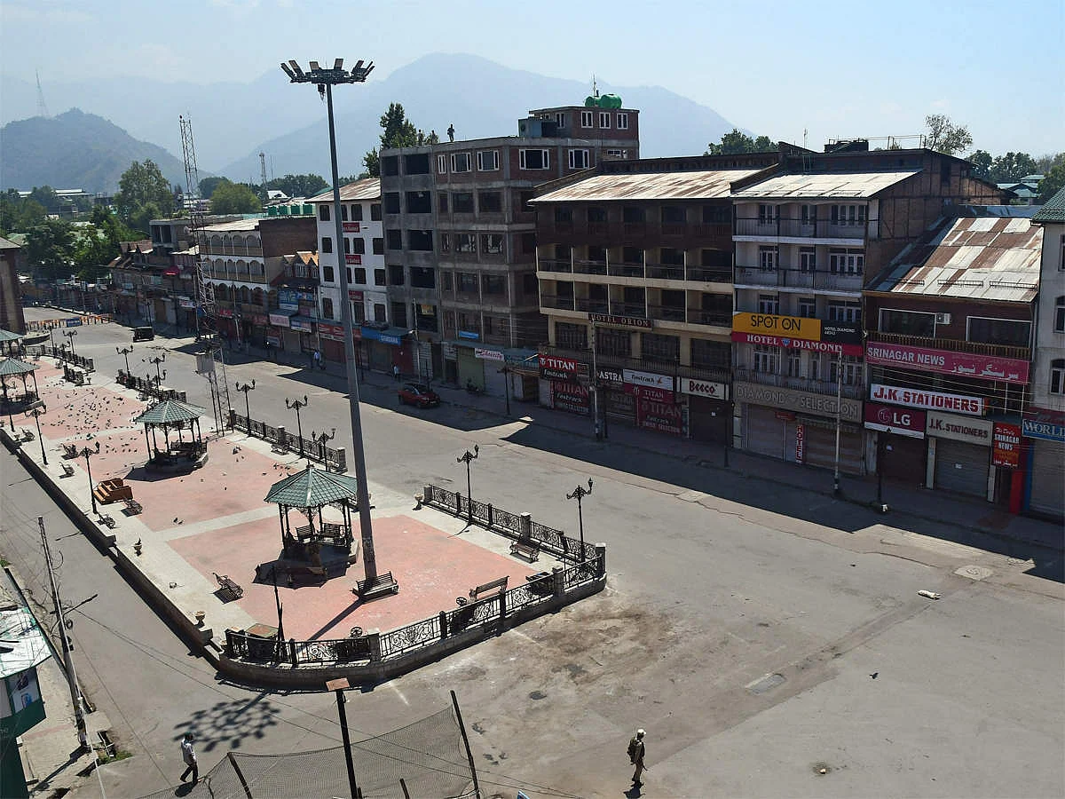 अब जमीन के मुद्दे पर सुलग रहा जम्मू-कश्मीर! प्रशासन पर उठ रहे कई सवाल