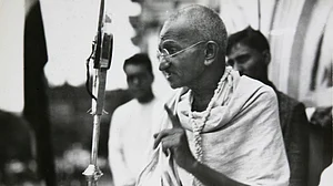 गांधी जंयती विषेश: गांधी व्यक्ति नहीं, एक विचार