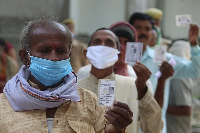 Bihar Election voting LIVE: बिहार की 71 सीटों पर करीब 54 फीसदी मतदान, कोरोना गाइडलाइंस  उल्लंघन के 93 केस दर्ज 