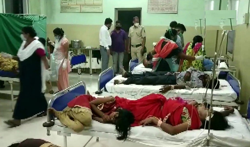 महाराष्ट्र के नंदुरबार में भीषण सड़क हादसे से कोहराम! खाई में बस गिरने से 5 लोगों की दर्दनाक मौत, 35 घायल