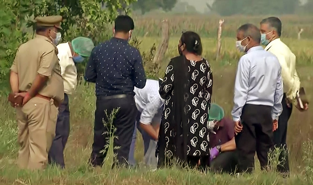 हाथरस मामले के आरोपी लवकुश के घर से 'लाल दाग' वाली शर्ट बरामद, सीबीआई कराएगी फोरेंसिक जांच
