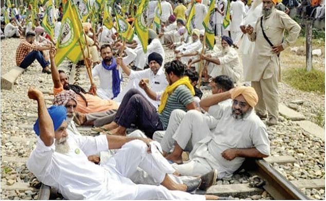 कृषि कानूनः आशंकाएं दूर करने की जगह आवाज दबाने से और भड़के किसान, पीएम का पुतला फूंक तेज करेंगे आंदोलन