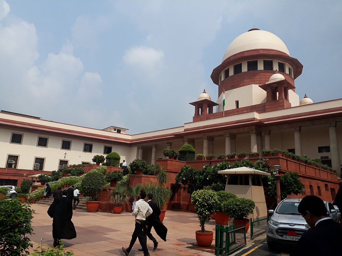 हलाल के खिलाफ याचिका सुप्रीम कोर्ट में खारिज, कोर्ट ने कहा- किसी को शाकाहारी या मांसाहारी होने को नहीं कह सकते
