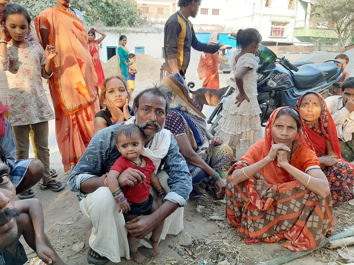 पीएम मोदी के चुनाव क्षेत्र में दीनदायल उपाध्याय स्मारक के लिए उजाड़ दिए गए लोग, आधार कार्ड के बाद भी हो गए बेपता
