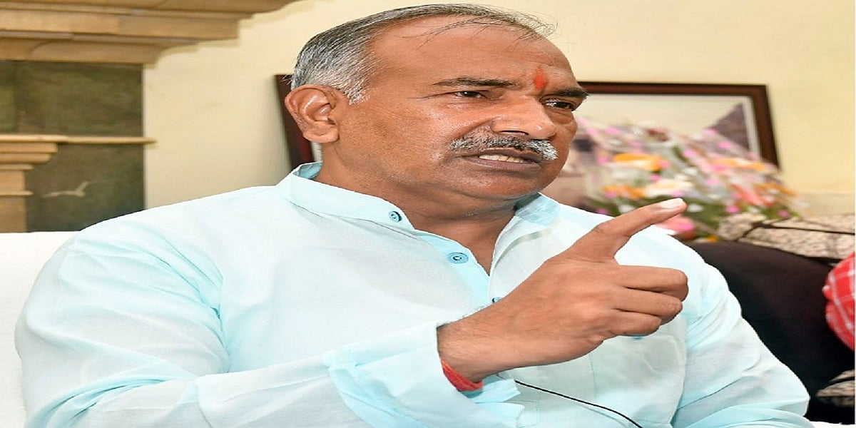 
उत्तराखंड के शिक्षा मंत्री और तीन विधायकों समेत 16 लोगों के खिलाफ गिरफ्तारी वारंट जारी, 8 साल पहले का है मामला