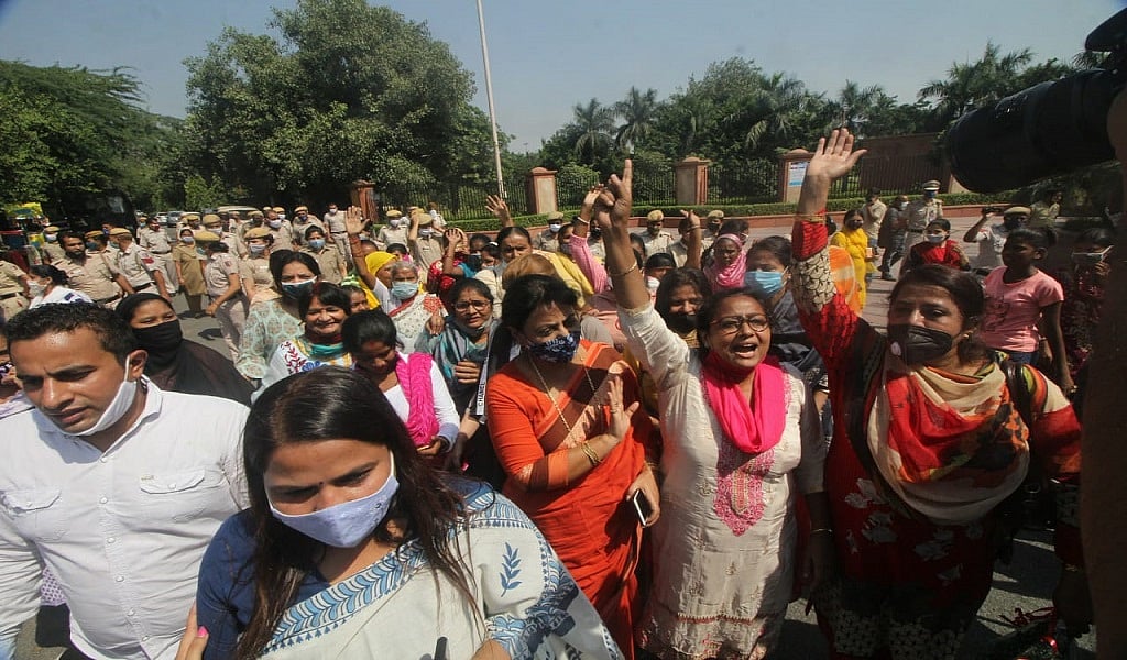 बड़ी खबर LIVE: आईपीएल के 19वें मैच में दिल्ली ने बेंगलुरू को 59 रन से हराया, विराट की पारी भी काम न आई