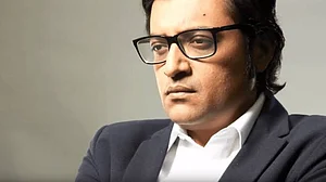 अर्णब गोस्वामी की और बढ़ी मुश्किलें, अब इस मामले में मुंबई पुलिस ने किया तलब, 10 लाख का बॉन्ड भी भरना होगा
