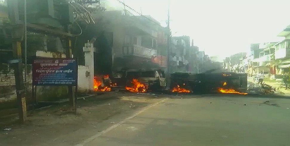 बिहार : मुंगेर में फिर भड़का लोगों का आक्रोश, एसपी कार्यालय में तोड़फोड़, थाने पर हमला, DM-SP को हटाया गया