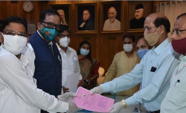 राज्यसभा चुनाव: बीएसपी में बगावत, 5 प्रस्तावकों ने नाम लिया वापस, अखिलेश से की मुलाकात