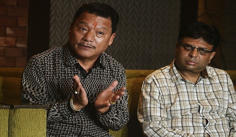पश्चिम बंगाल चुनाव से पहले बीजेपी को बड़ा झटका, गोरखा जनमुक्ति मोर्चा ने तोड़ा नाता, बिमल गुरुंग ने किया ऐलान