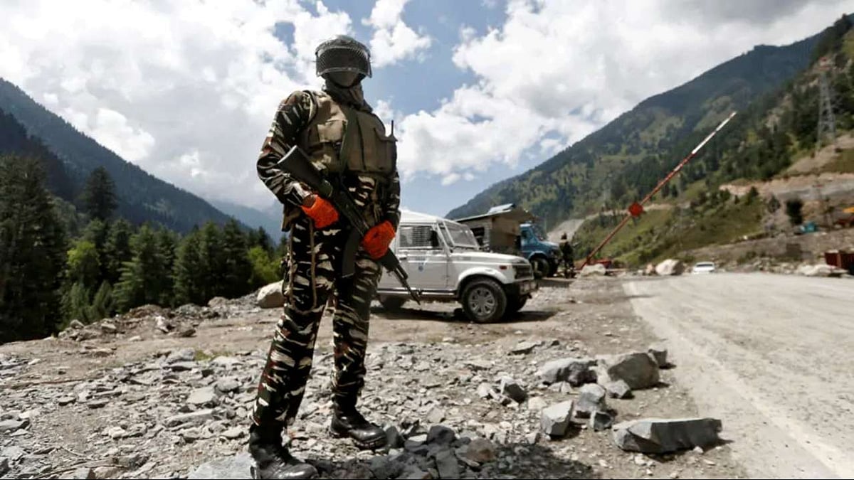 चीन एक और मोर्चा खोलने की तैयारी में, नेपाल के 7 जिलों में सीमा के नजदीक हथियाई जमीन, खुफिया एजेंसियों ने भेजा अलर्ट