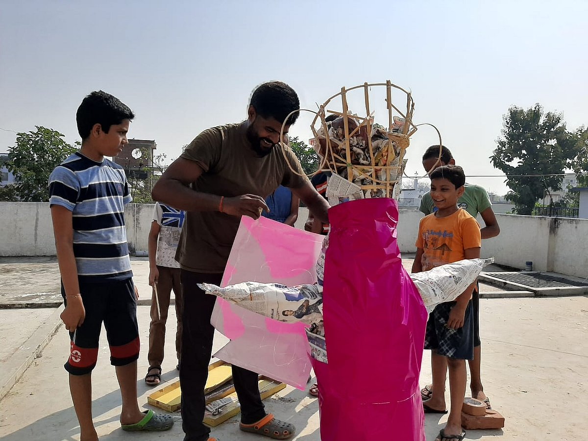 सोशल मीडिया में चल रहे तरह-तरह के प्रयोग, इस दशहरा मोबाइल से होगा रावण दहन, जानें कैसे करेगा काम