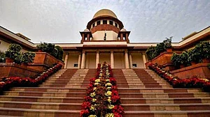 क्यों लिखते हैं सुप्रीम कोर्ट का आदेश, जबकि फैसला किसी जज का होता है, जो समाज का ही हिस्सा होता है