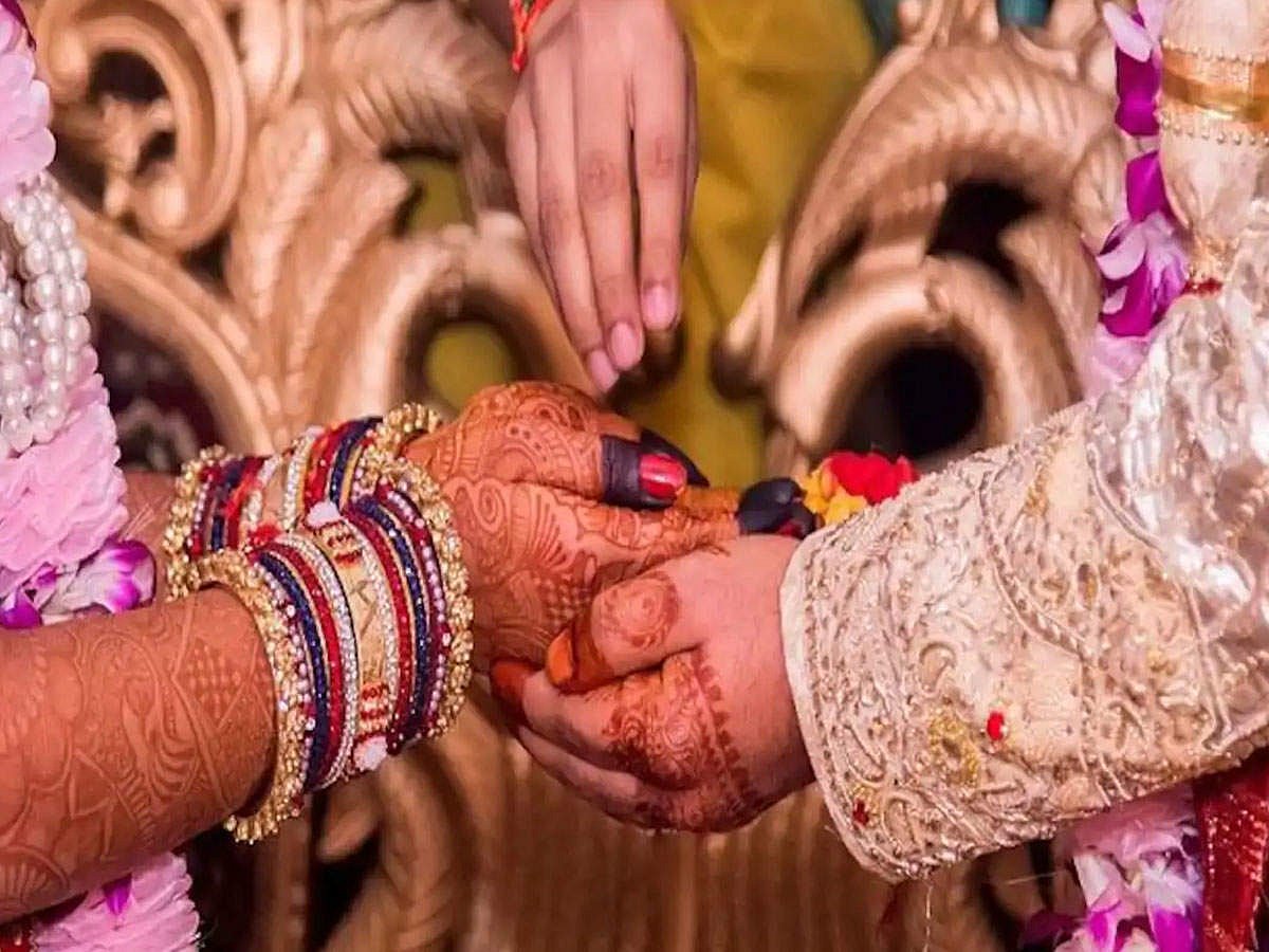 कोरोना के कारण पाबंदियों का दौरा शुरू, नोएडा में भी शादी समारोह सिर्फ 100 लोगों को ही शामिल होने की इजाजत