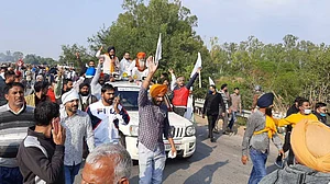 किसानों के आगे झुकी मोदी सरकार, दिल्ली में प्रवेश की मिली इजाजत, निरंकारी ग्राउंड में होगा प्रदर्शन