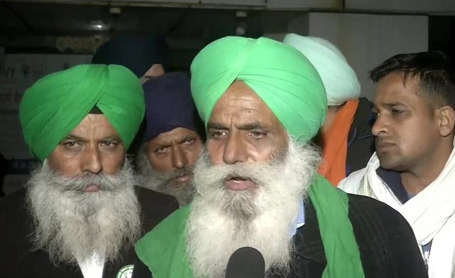 Farmers Protest LIVE: किसानों ने वार्ता के लिए अमित शाह की शर्त पर जताया ऐतराज, सुबह बैठक में लेंगे  फैसला